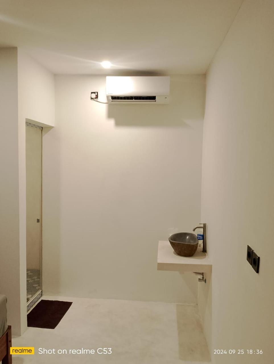 Kuta  The Corner Homestay מראה חיצוני תמונה